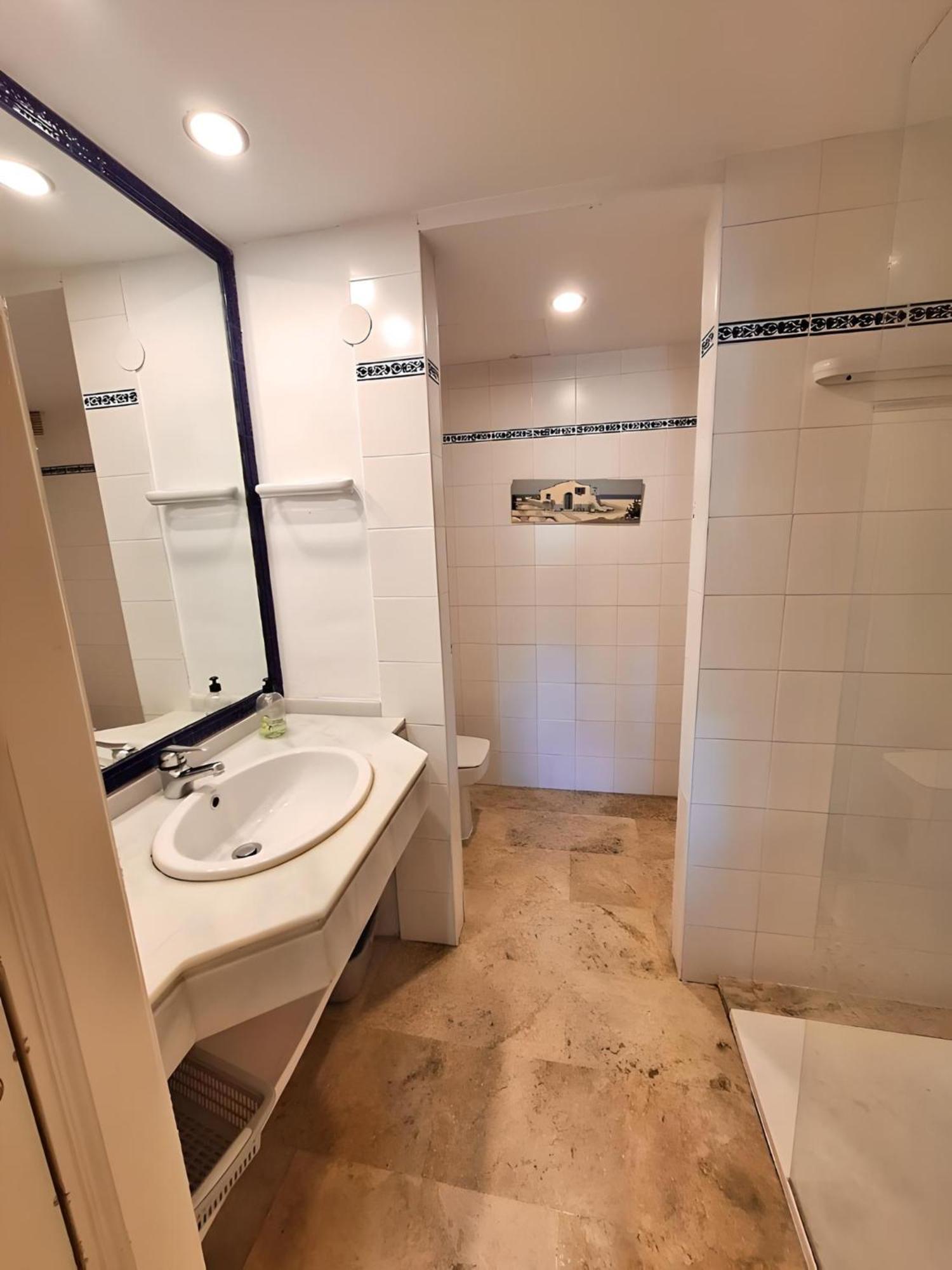 Rumah liburan Gorgeous 2br Apt. W/ Mountain View Puerto Banus